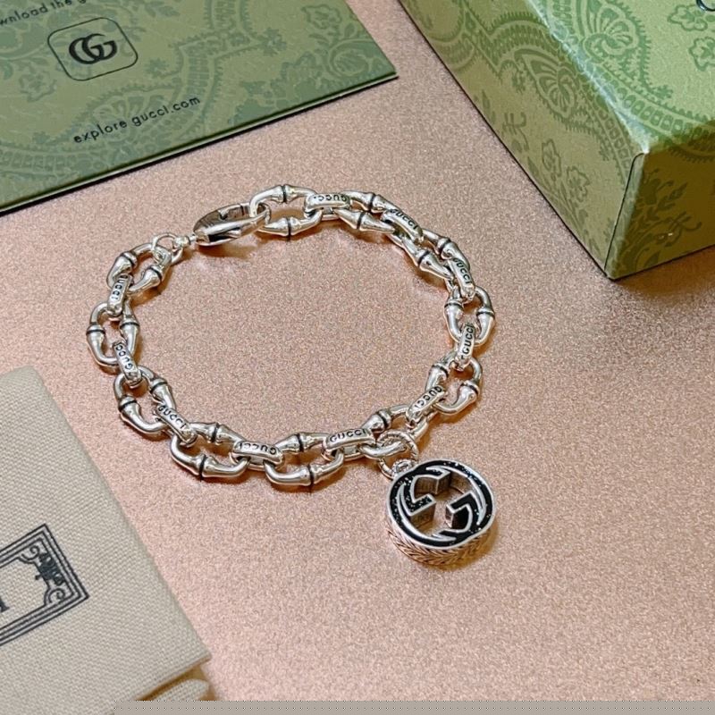 G*u*i bracelets